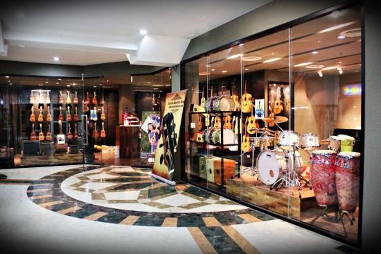 ร้านกีต้าร์ M Cube Music Store