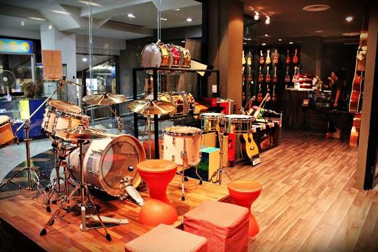 ร้านกีต้าร์ M Cube Music Store