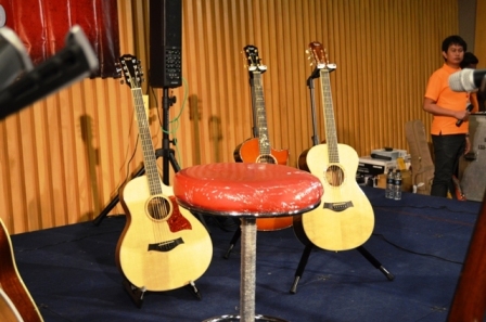 บรรยากาศงาน Taylor Guitars Road Show 2013