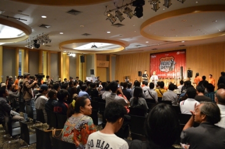 บรรยากาศงาน Taylor Guitars Road Show 2013